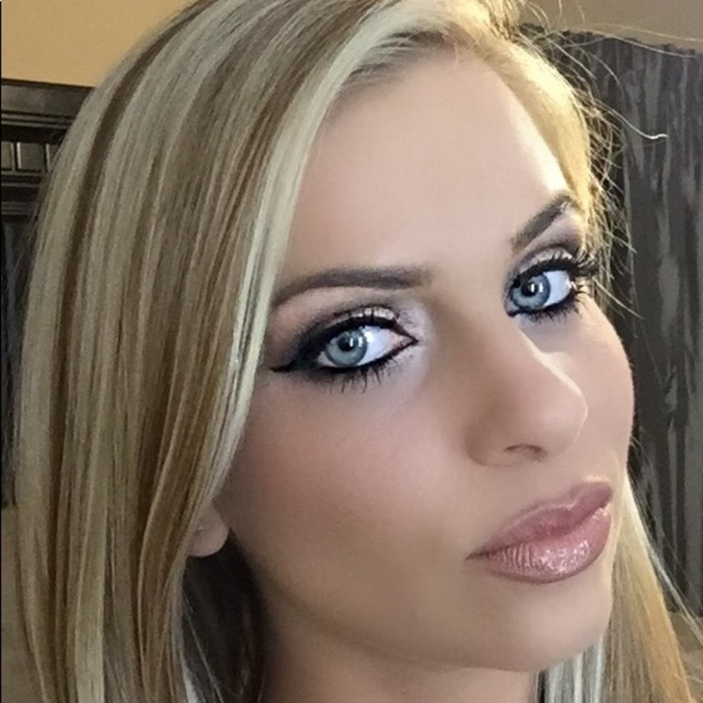 Meet your Posher, Sheena